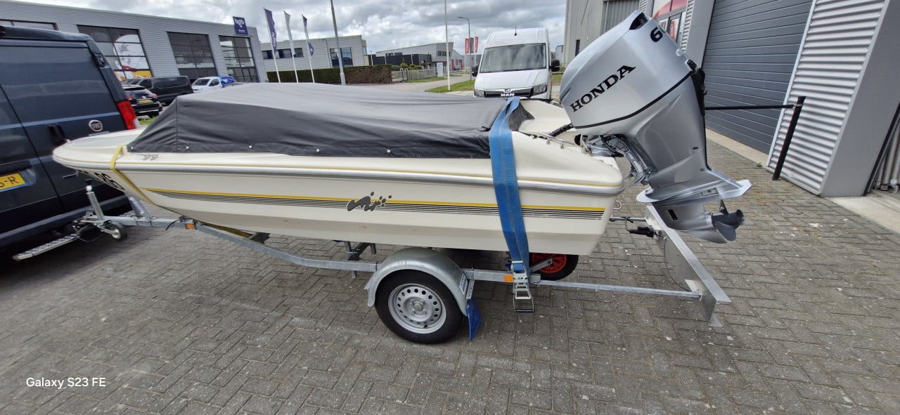 Beekman Ultra 430 met trailer en 60 pk Honda