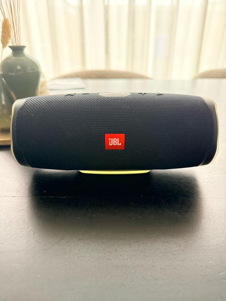 JBL Charge 4