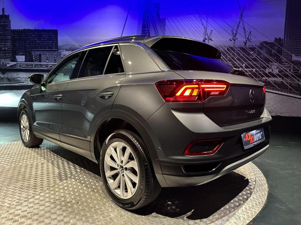 Volkswagen T-roc 1.0 tsi life *acc*17inch*privacy glass*led*appconnect*priv