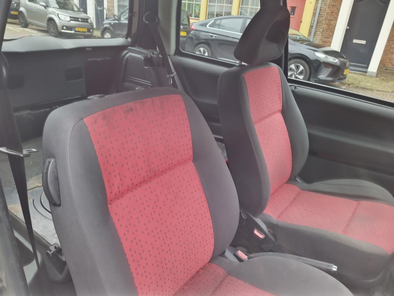 Leuke Volkswagen Lupo, Zwart, uit 2001, APK tot 28 maart 2026