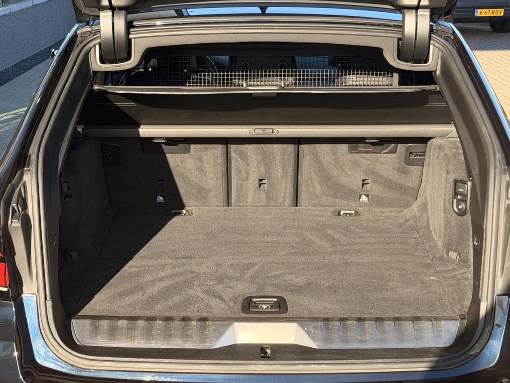 BMW 5 Serie touring 530e xdrive m-sport | soh 95% | acc | elek. trekhaak | 
