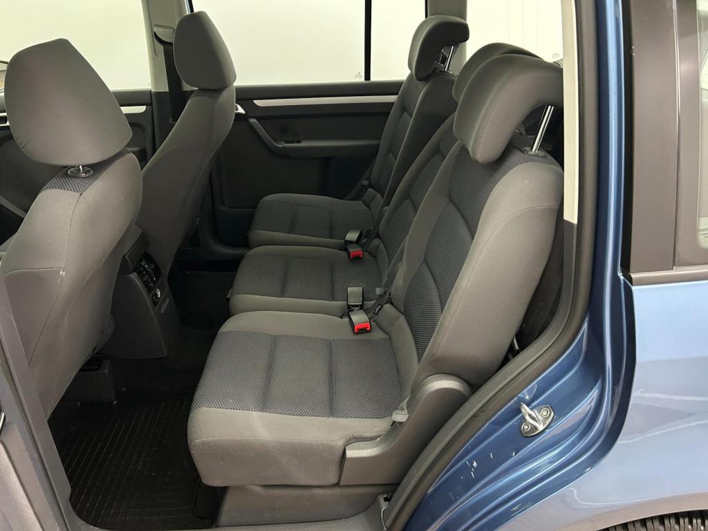 Volkswagen Touran occasion | blauw | tweedehands volkswagen touran | 7-zits