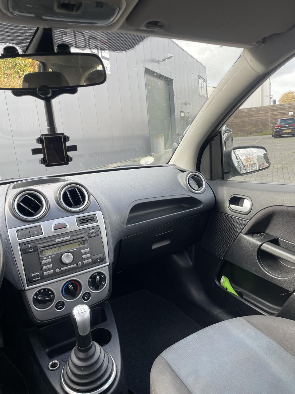Ford Fiësta 1.3 8V 5DR 2007 Grijs | NAP
