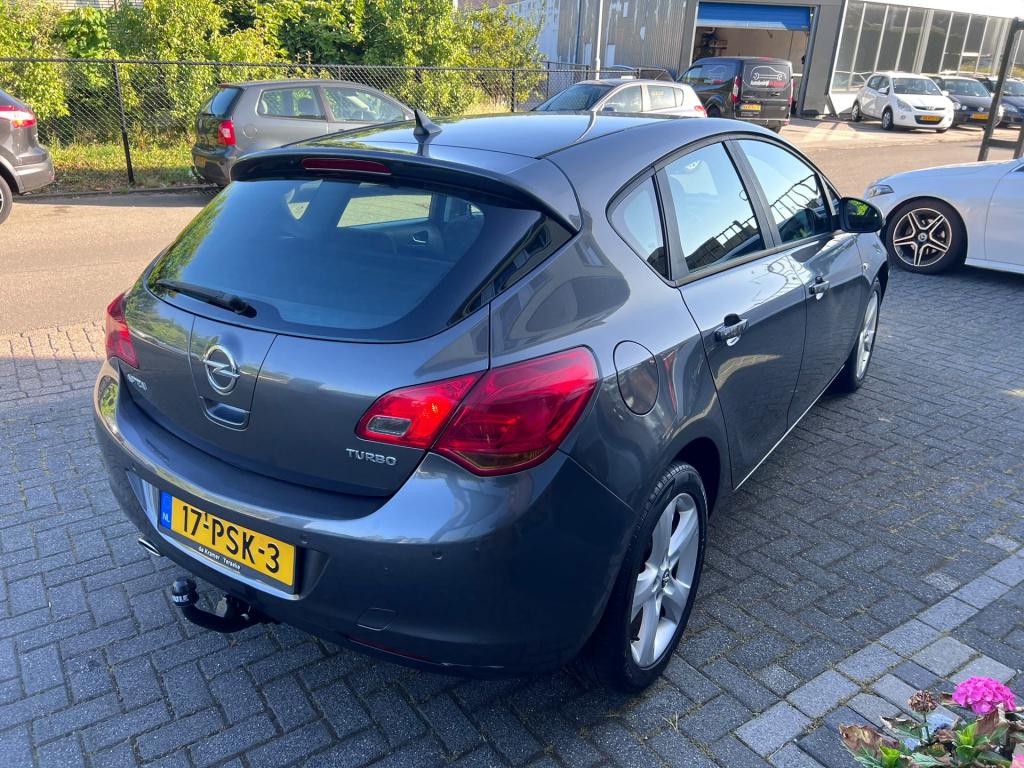 Opel Astra 1.4 turbo edition