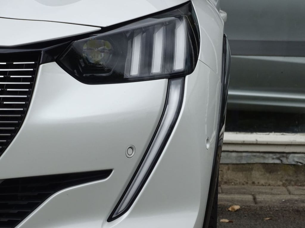 Peugeot 208 1.2 puretech gt-line automaat | pano | stoelverwarming
