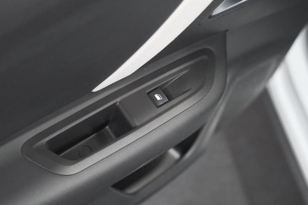 Citroen C4 X 1.2 hybrid 145 max | camera | adaptieve cruise control | apple