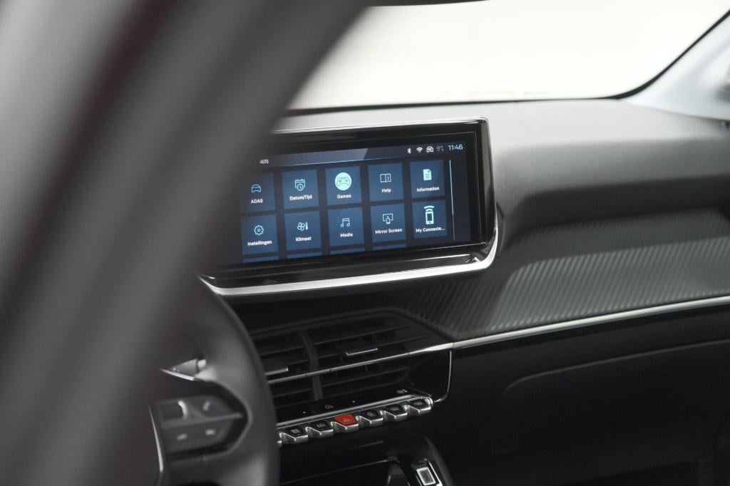 Peugeot 208 puretech 100 allure | camera | navigatie | parkeersensoren | ap