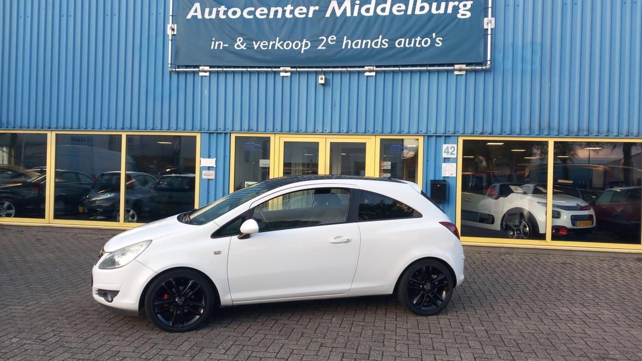 Opel Corsa 1.4 16v 111 Edition 3deurs bj:2010 airco lm-velgen apk 7-2027