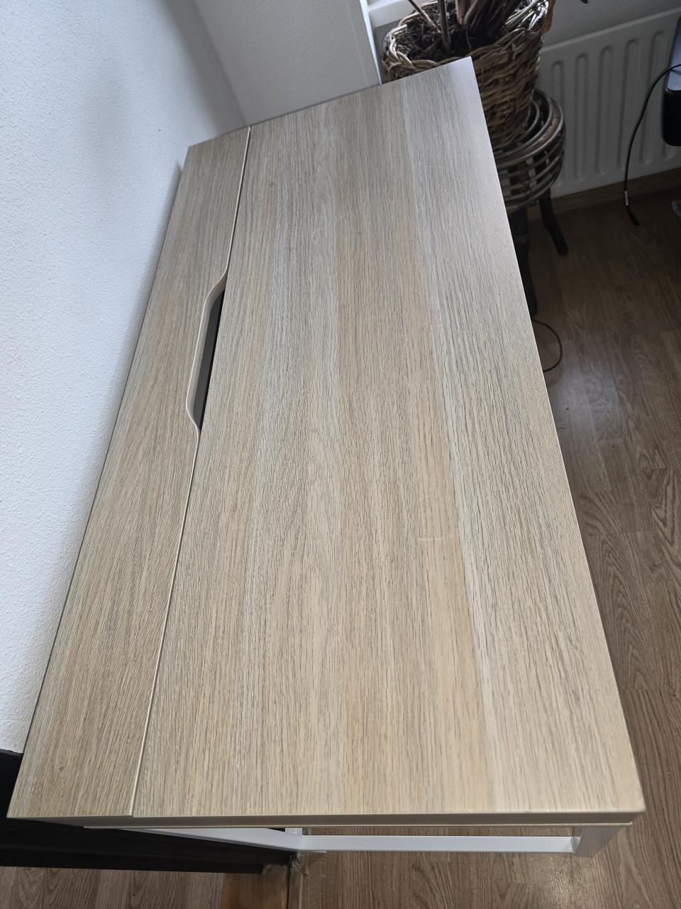 Nog nette kaptafel/bureau