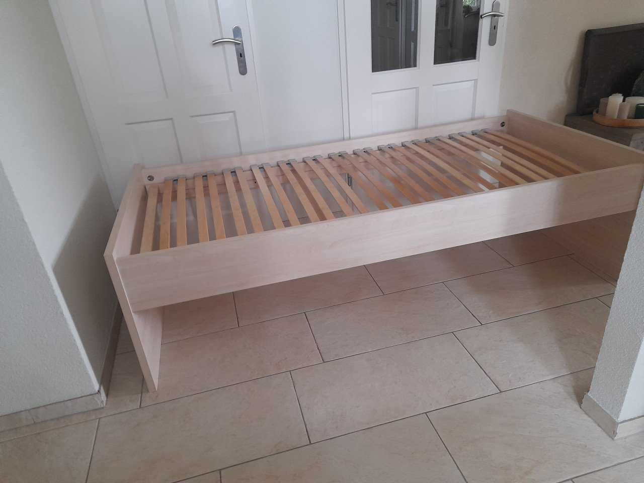 1 Persoons bed 90 x 200 (in goede nette staat )