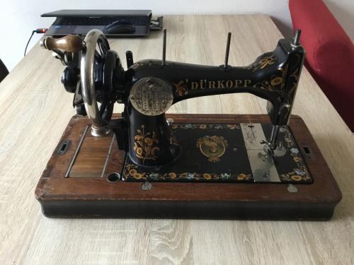Oude naaimachine  durkopp