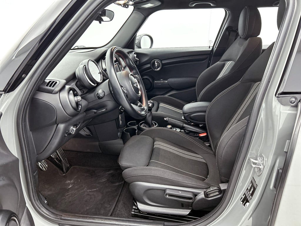 Mini Cooper mini 1.5 business | airco | aux | navigatie | sport stoelen | b
