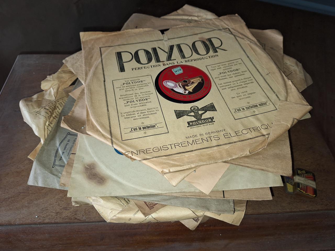 78 toeren platenspeler met 44 platen