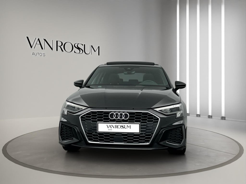 Audi A3 sportback 40 tfsi e s-line pano matrix camera acc lane