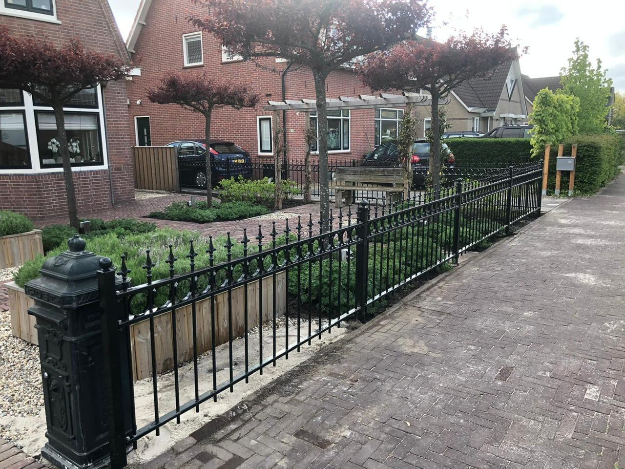 Hekwerken , elke kleur en maat en model is mogelijk.