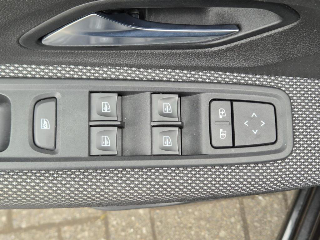 Dacia Sandero 1.0 tce 90 comfort all season, trekhaak, navigatie, p-hulp, a