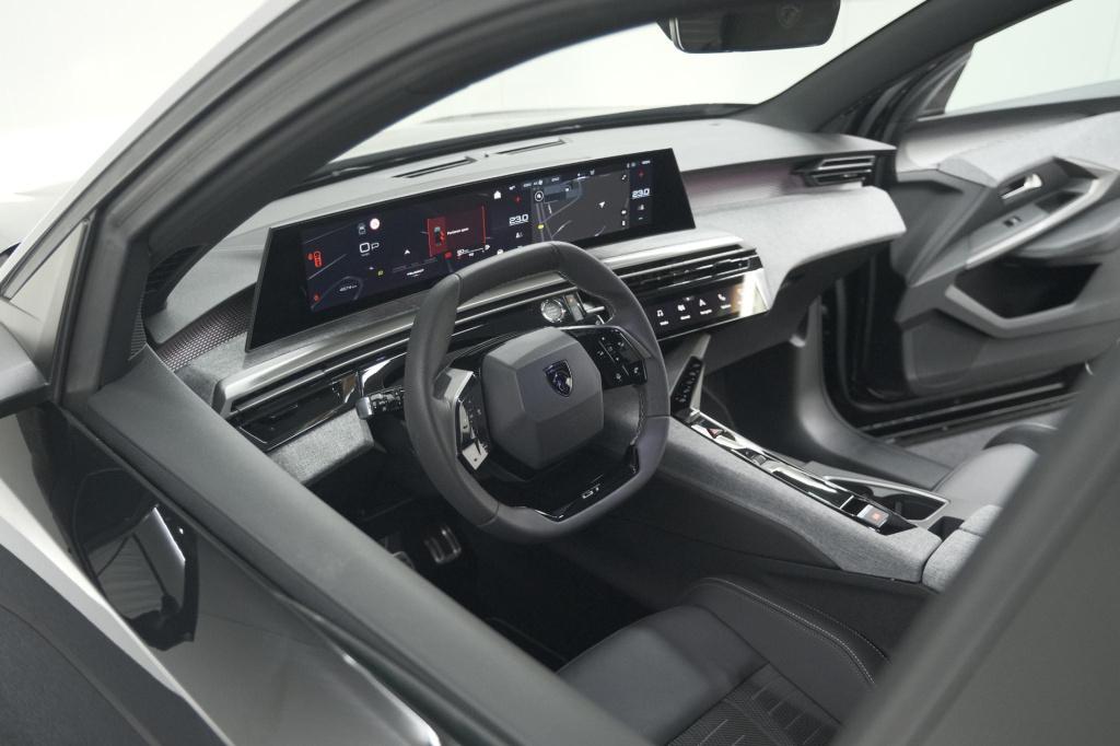 Peugeot 3008 1.2 hybrid 136 gt | adaptieve cruise control | camera | elektr
