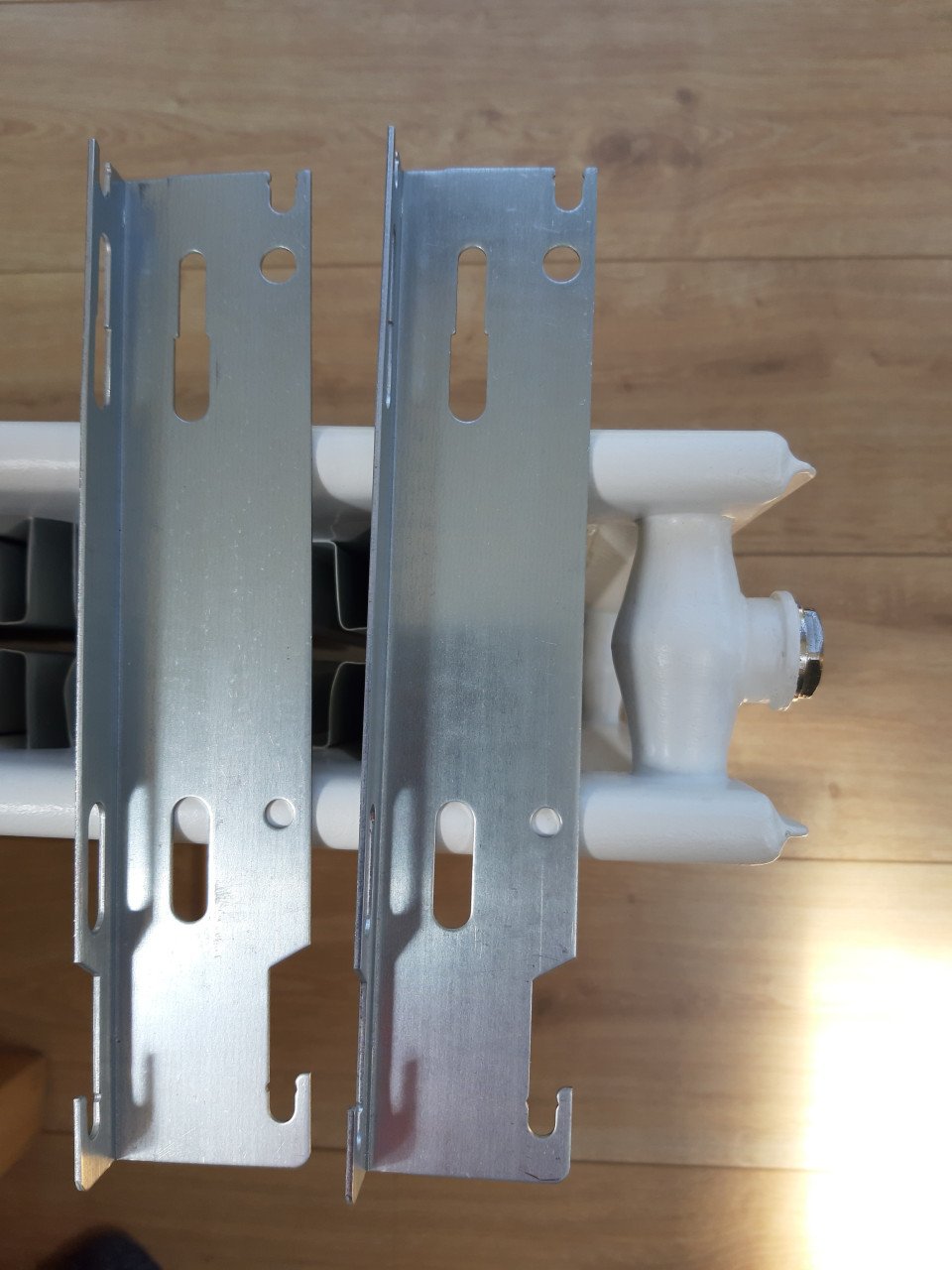 Radiator 260 X 40 / T22  ral 9010  i.z.g.st.