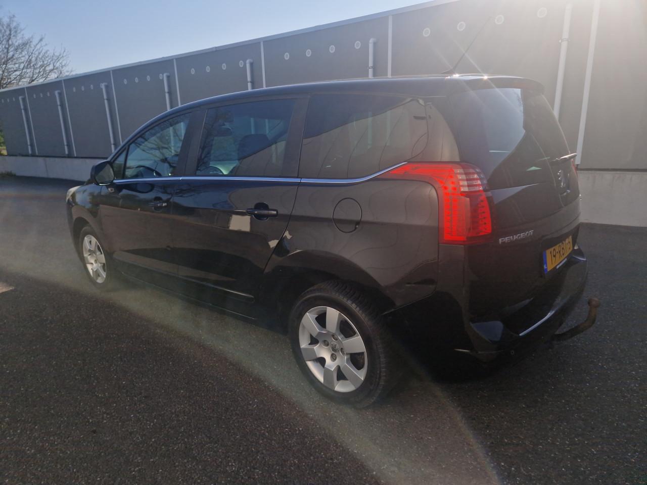 Peugeot 5008 1.6 VTi Blue Lease 5p.