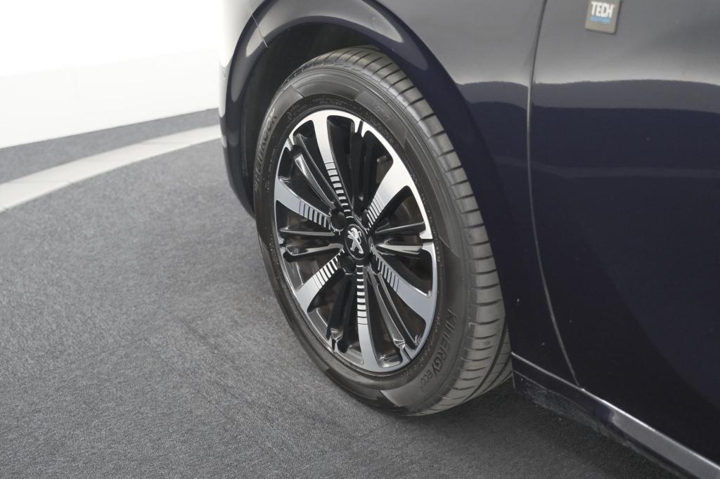 Peugeot 208 puretech 110 tech edition | camera | apple carplay | parkeersen