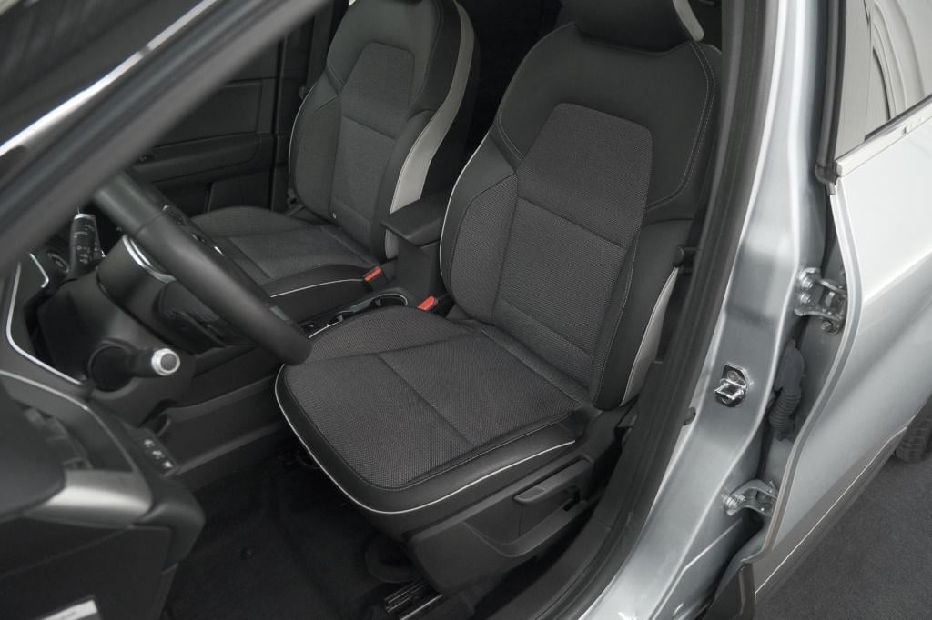 Renault Captur mild hybrid 140 intens | trekhaak | camera | apple carplay |