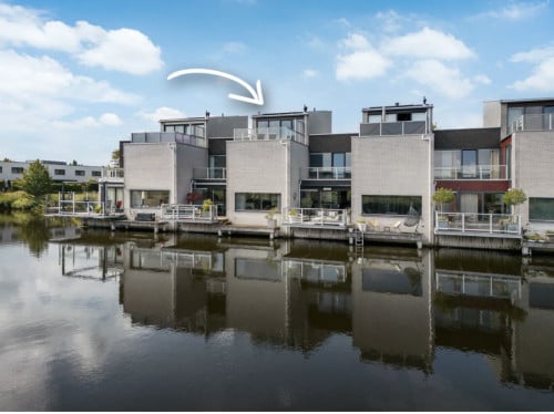 Royale woning gelegen op een prachtige locatie aan het water in Middelburg