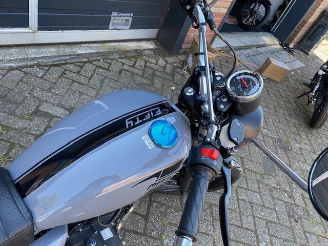 Schitterende  Mash fifty caferacer schakel brommer nardo grey 1699 euro