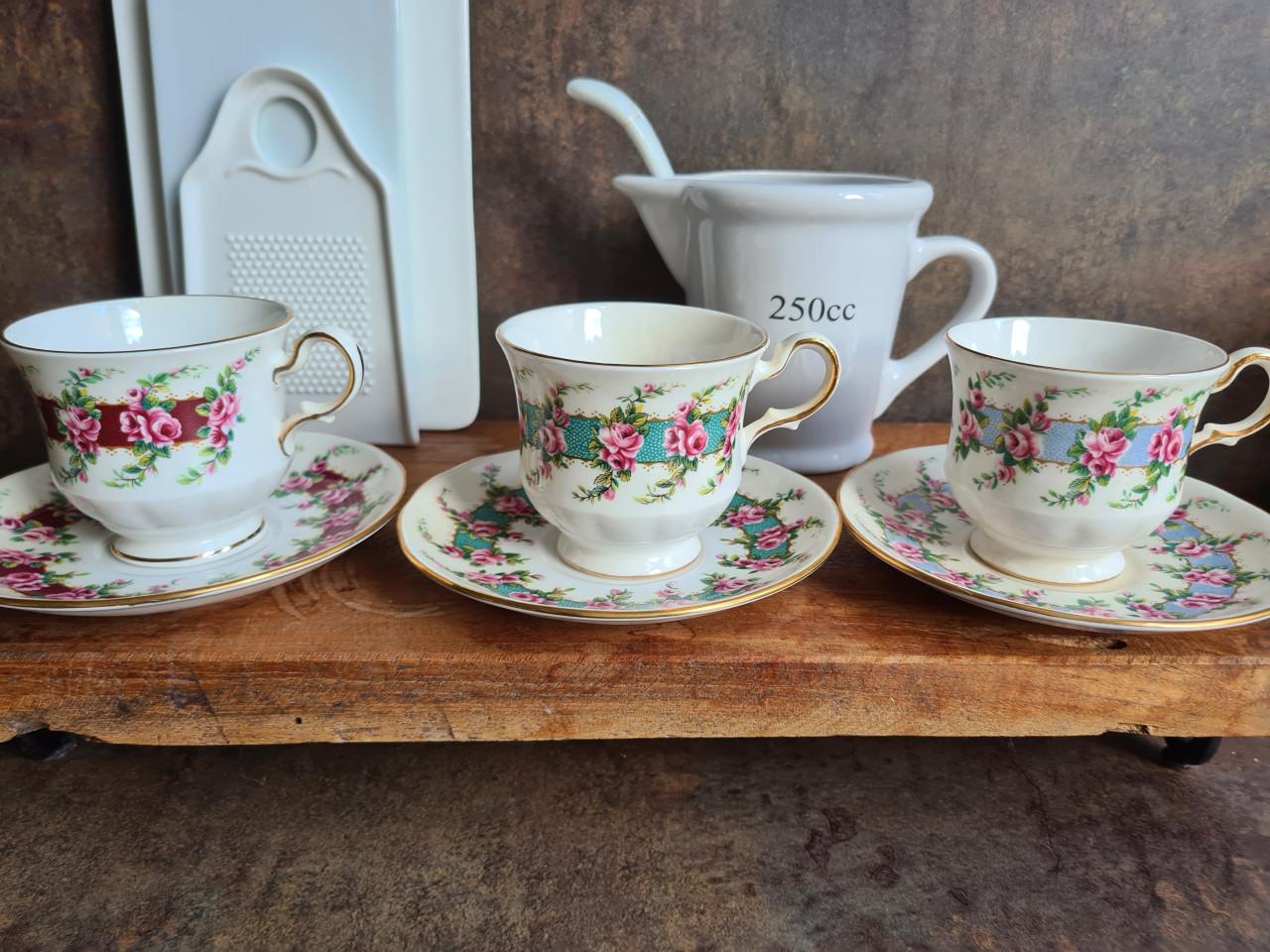 3 stuks vintage Queen Anne theekopjes. Vervaardigd door Ridgway Potteries