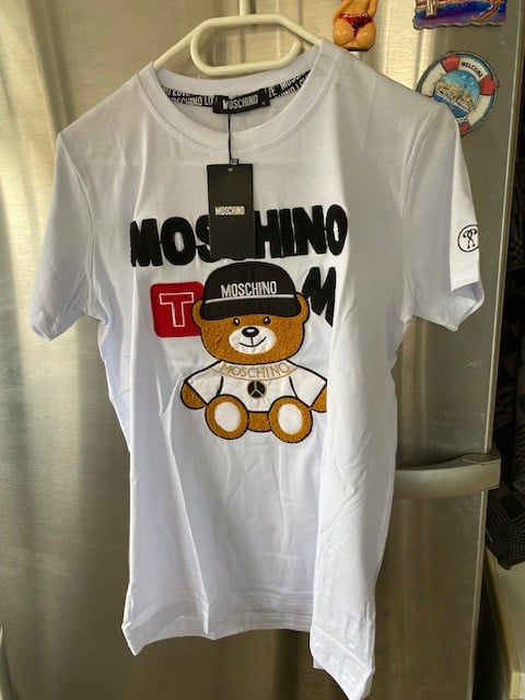 Nieuwe shirt van het merk moschino