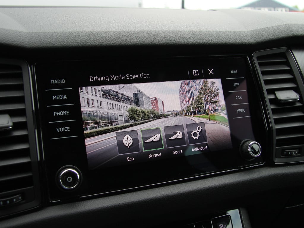Skoda Kodiaq 1.5 tsi sportline 7p | acc | camera | trekhaak