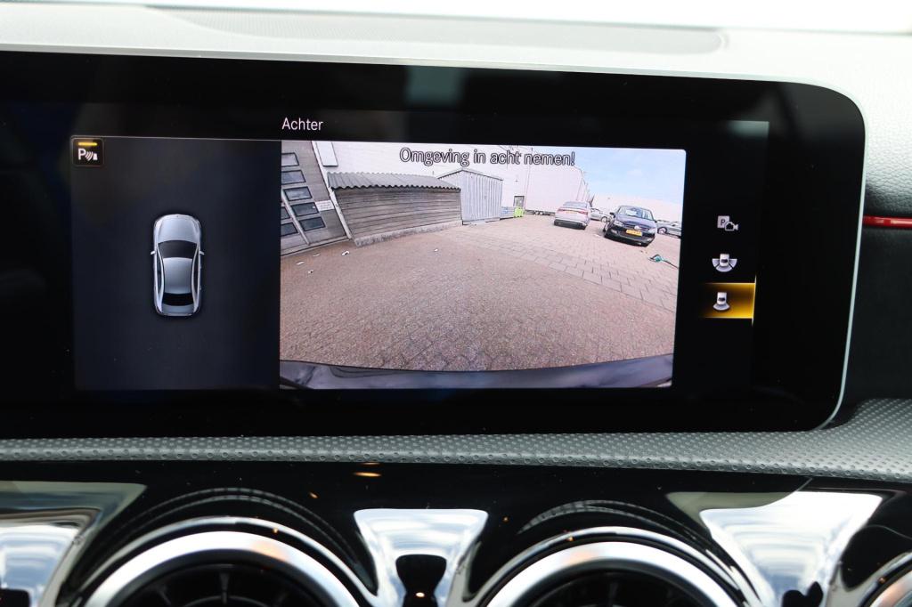 Mercedes-Benz A-Klasse 180 business solution amg 136pk automaat