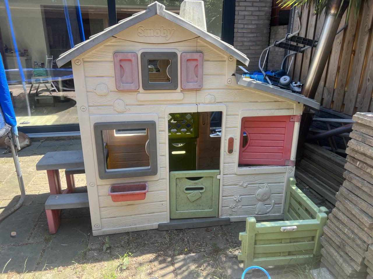 Speelgoed huisje