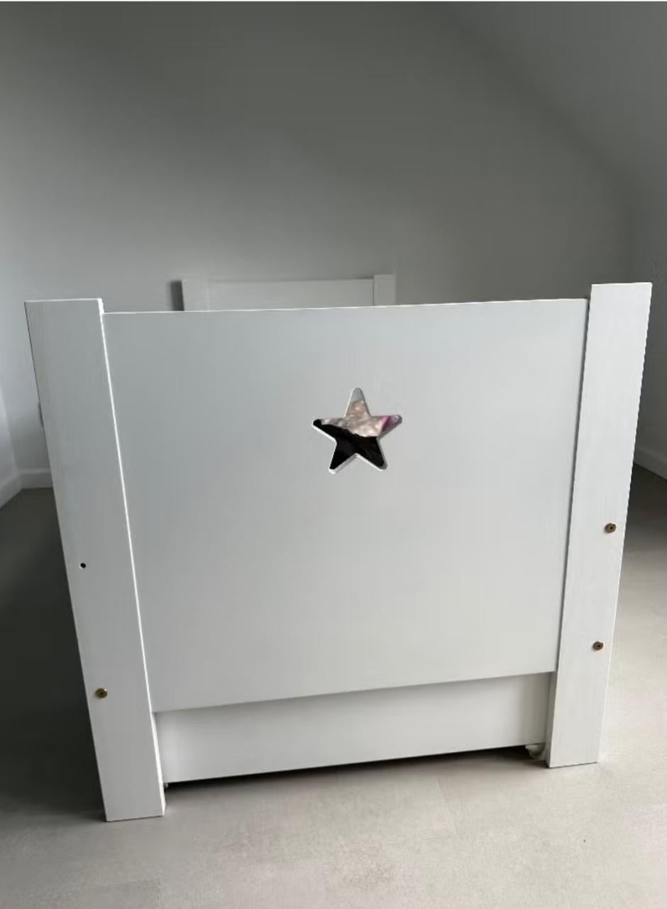 Juniorbed Nuit van Petite Amelie 160x70 met lade en matras