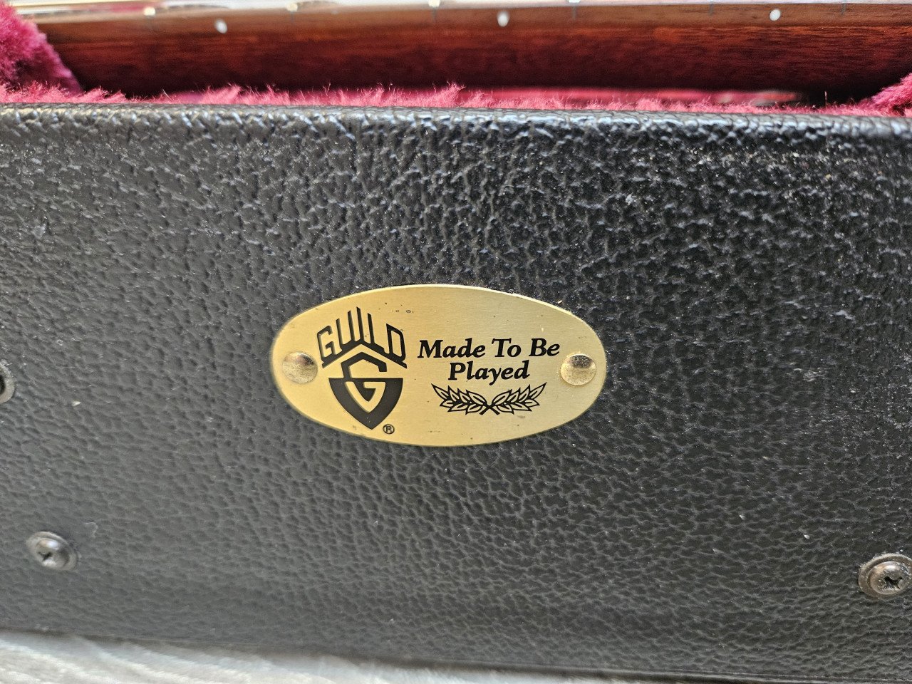 Guild D-125CE GAD Semi-akoestisch