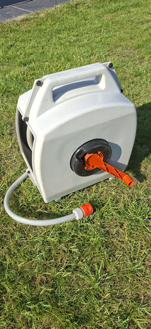 Tuinslang op haspel 15 mtr  izgst€15