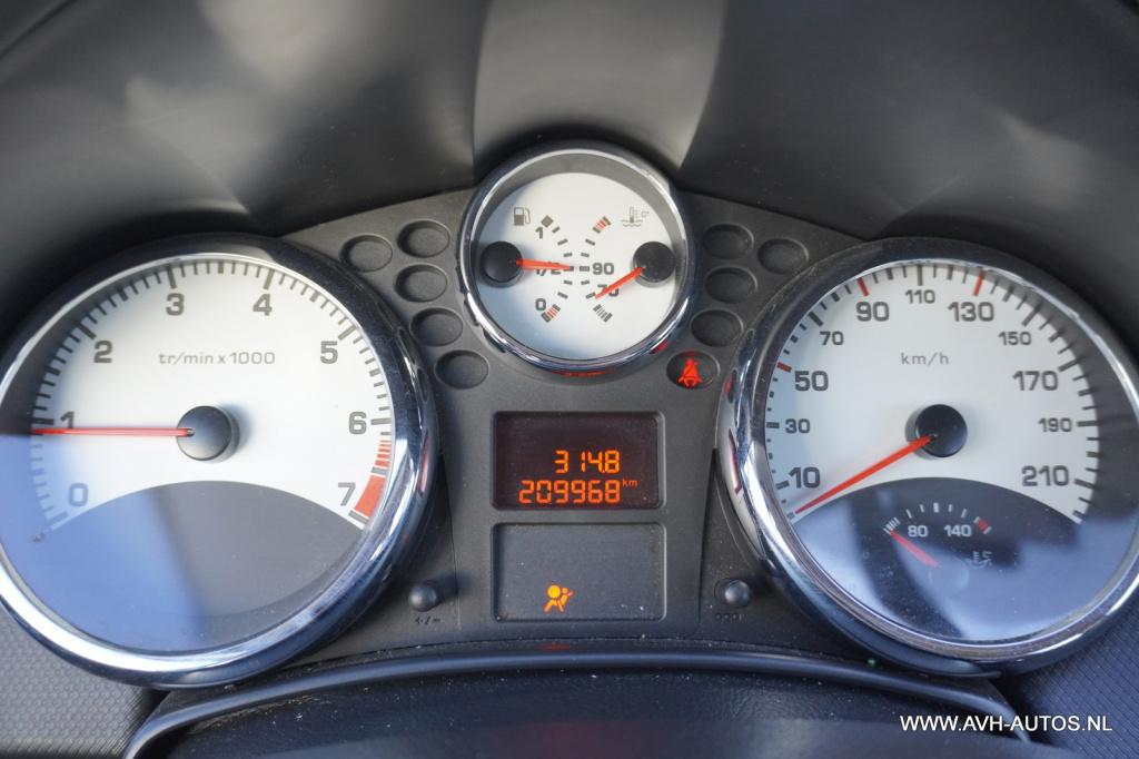 Peugeot 207 1.4 vti xs