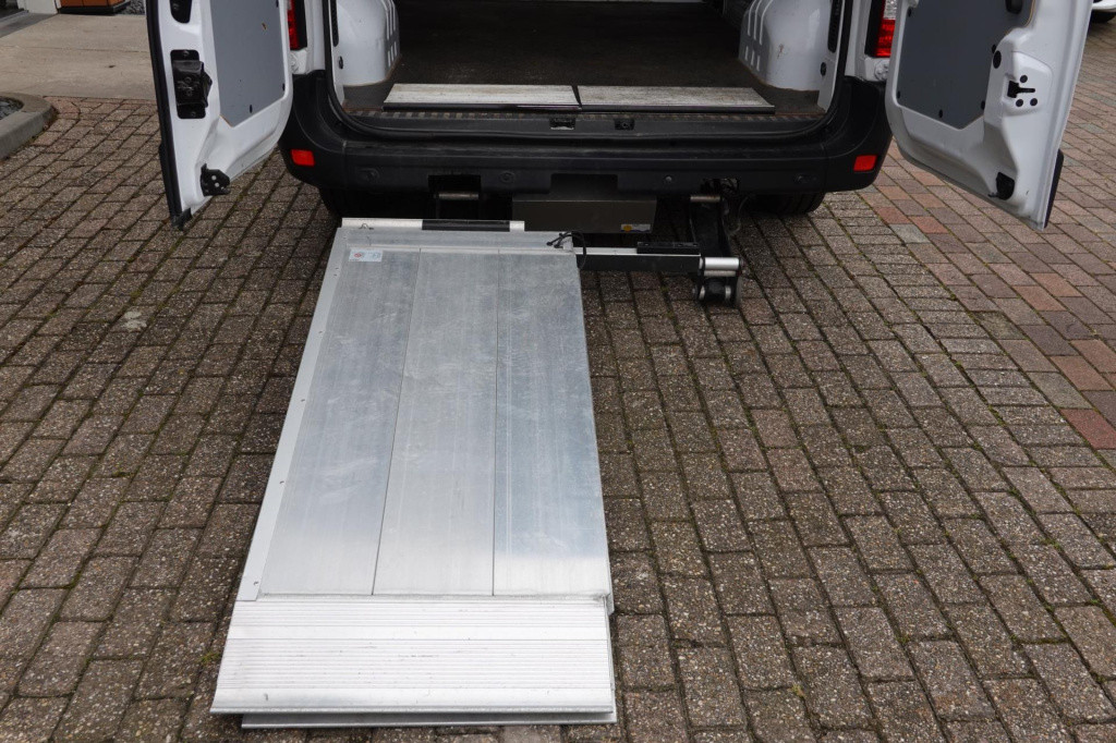 Renault Master t33 2.3 dci 135 l2h2 met laadklep