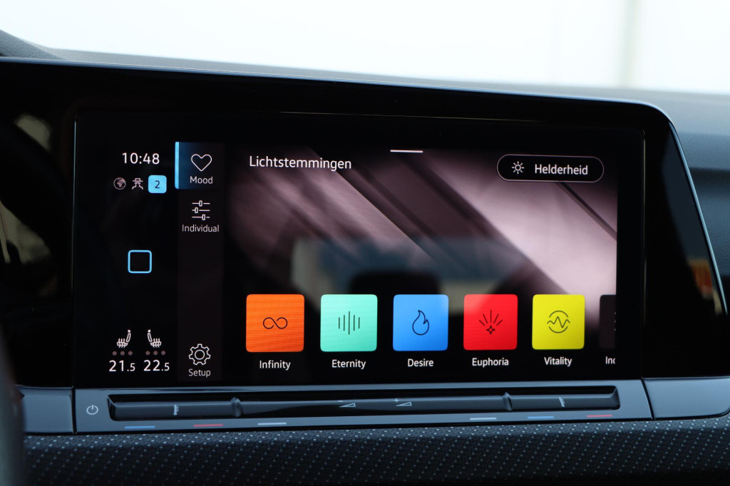 Volkswagen Golf 1.5 etsi r-line 150pk dsg7