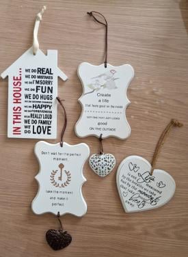 Ophang bordjes met text