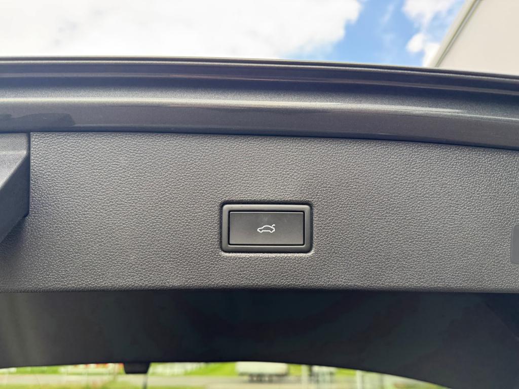 Volkswagen T-roc 1.5 tsi r-line edition automaat,elektrische achterklep,ach
