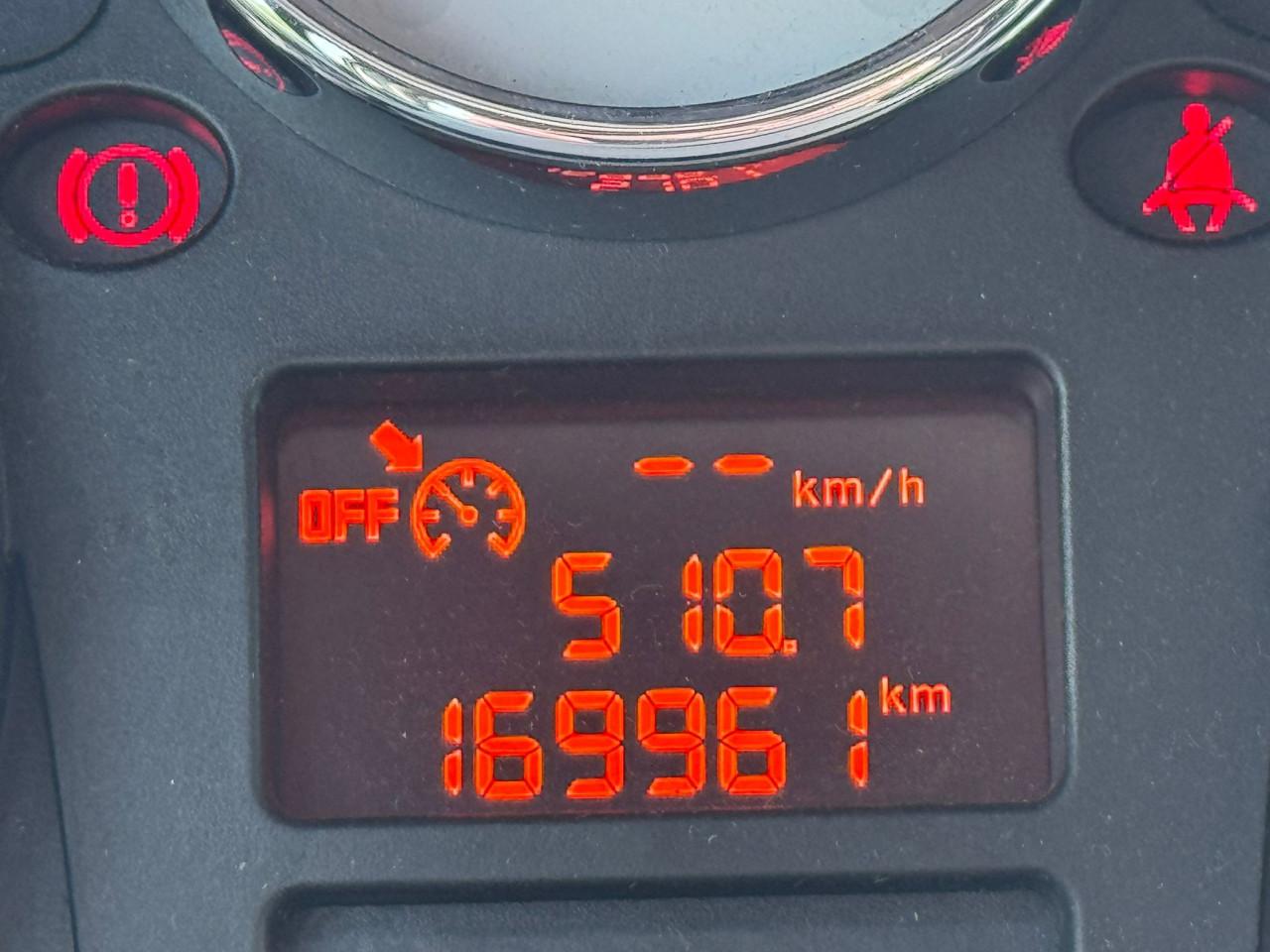 Peugeot 207 bj 2007  1600 euro