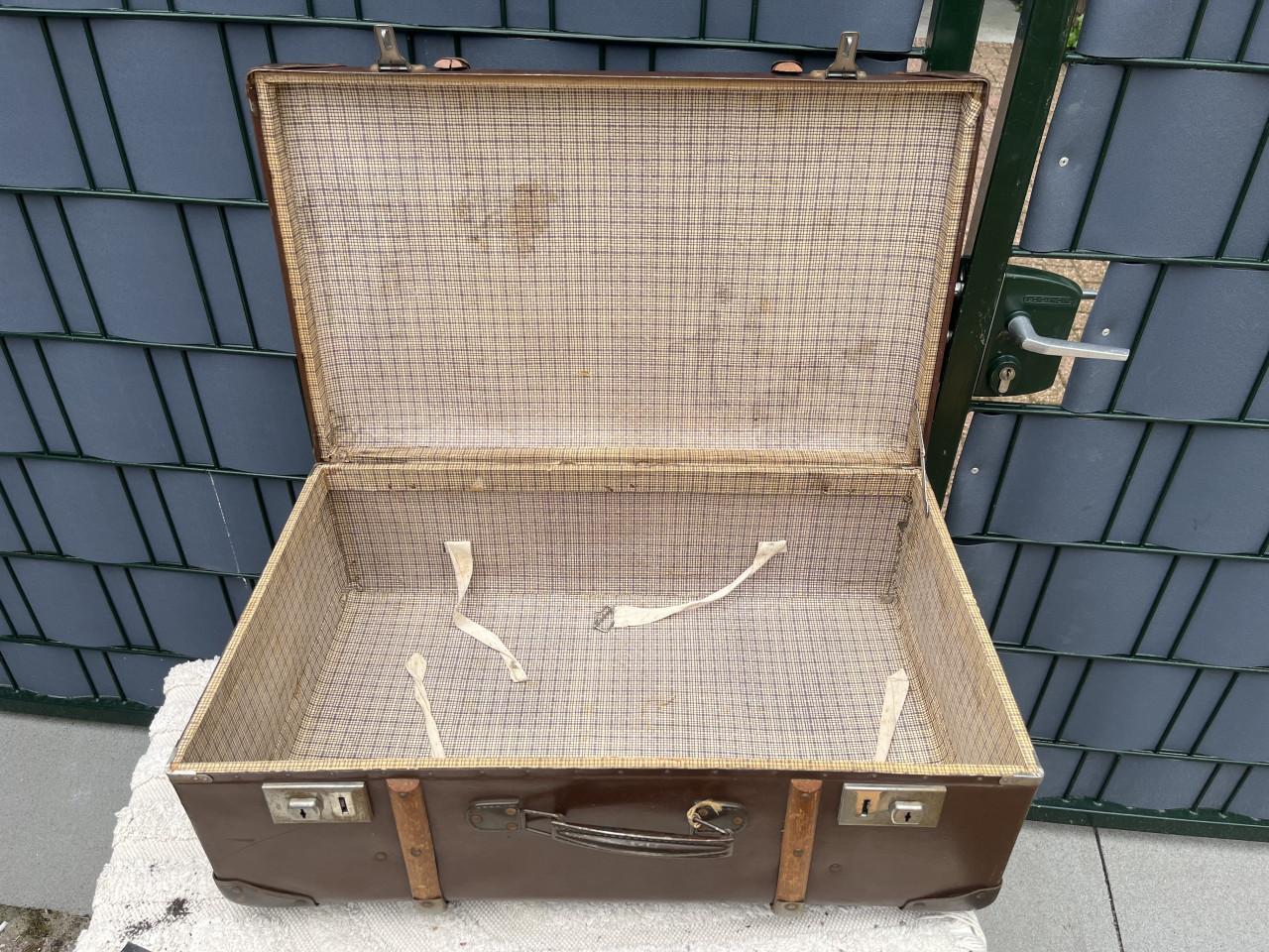 Hutkoffer met houten banden