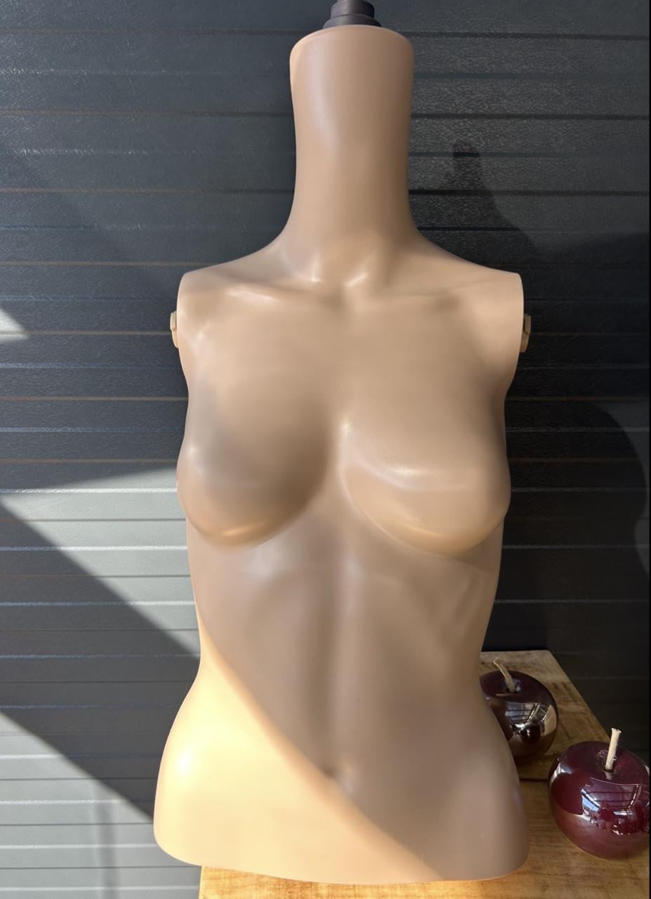 Etalage pop dames model 1.74 cm.