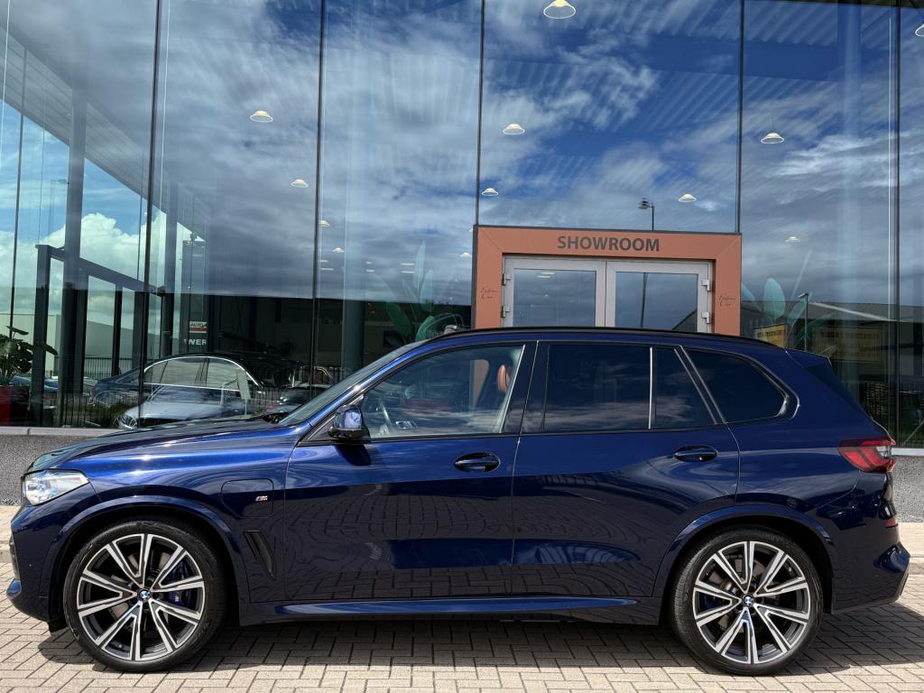 BMW X5 xdrive45e m-sport individual | acc | h/k | skylounge | stoelverwarmi