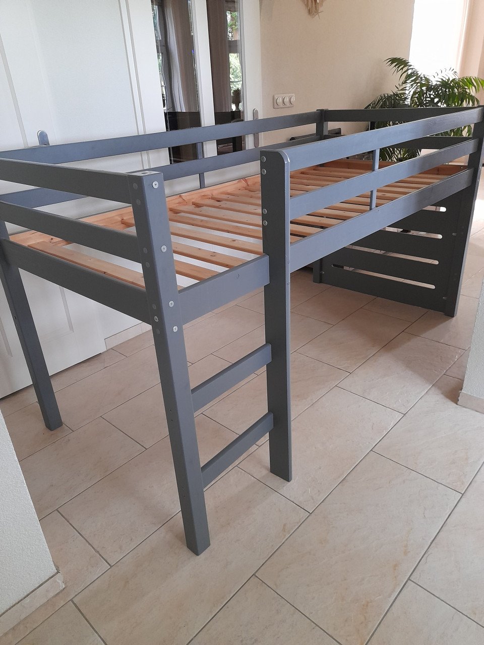 Hoogslaper 90 x 200 (in goede nette staat )