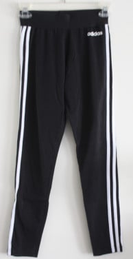 Zwarte sportroek met witte bies maat xs 30-32