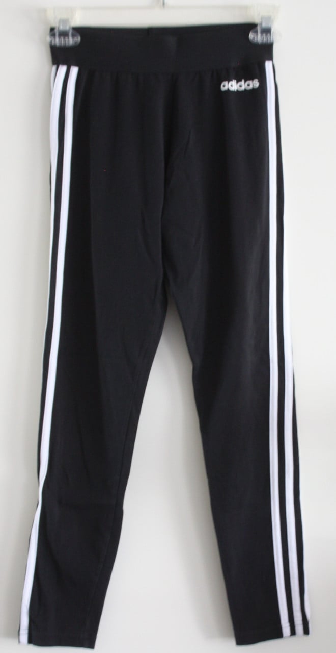 Zwarte sportroek met witte bies maat xs 30-32