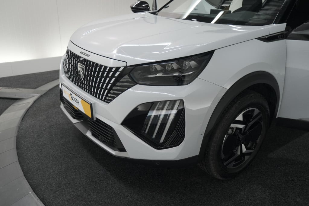 Peugeot 2008 puretech 130 eat8 gt | 360 camera | stoelmassage | adaptieve c