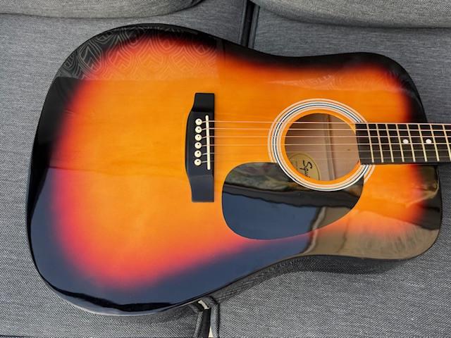 Squier akoestische gitaar