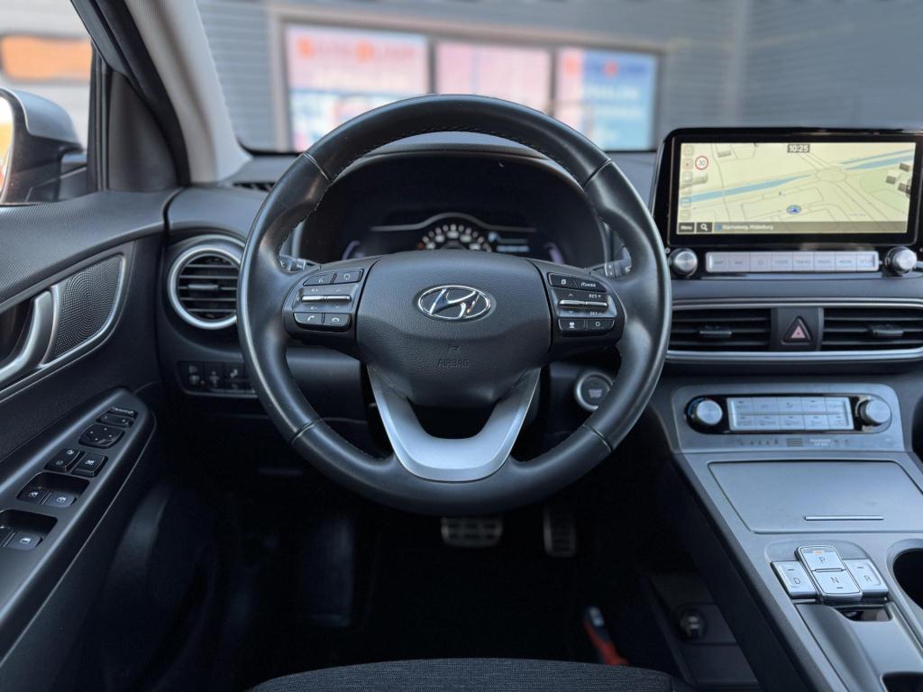 Hyundai Kona ev fashion 64 kwh 3-fase lader, soh 96%!